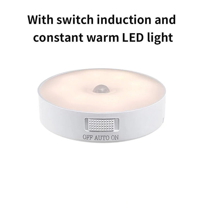 Detailopname van de sensor en het strakke design van de wandlamp