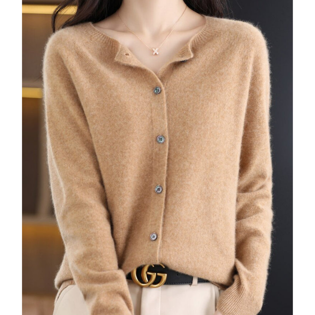 Dames cardigan van zacht breisel, warm en comfortabel. Perfect voor een relaxte maar stijlvolle outfit.