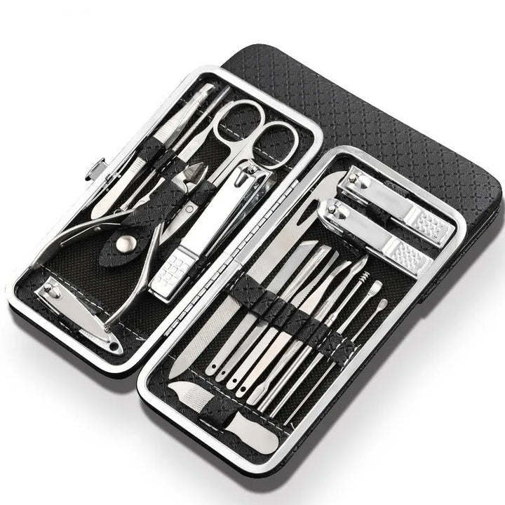 "19-in-1 roestvrijstalen manicure set met draagbare case, inclusief ergonomisch gereedschap voor hand- en voetverzorging."