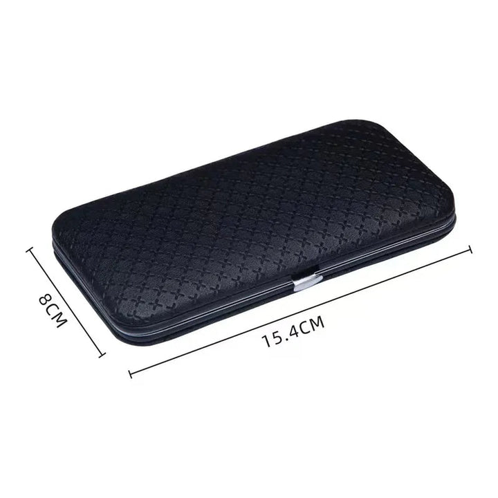"19-in-1 roestvrijstalen manicure set met draagbare case, inclusief ergonomisch gereedschap voor hand- en voetverzorging."