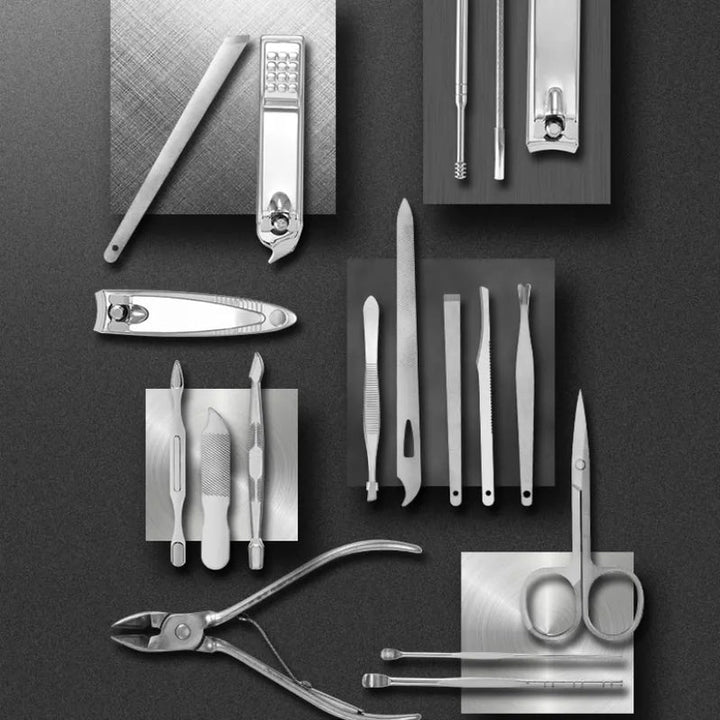 "19-in-1 roestvrijstalen manicure set met draagbare case, inclusief ergonomisch gereedschap voor hand- en voetverzorging."