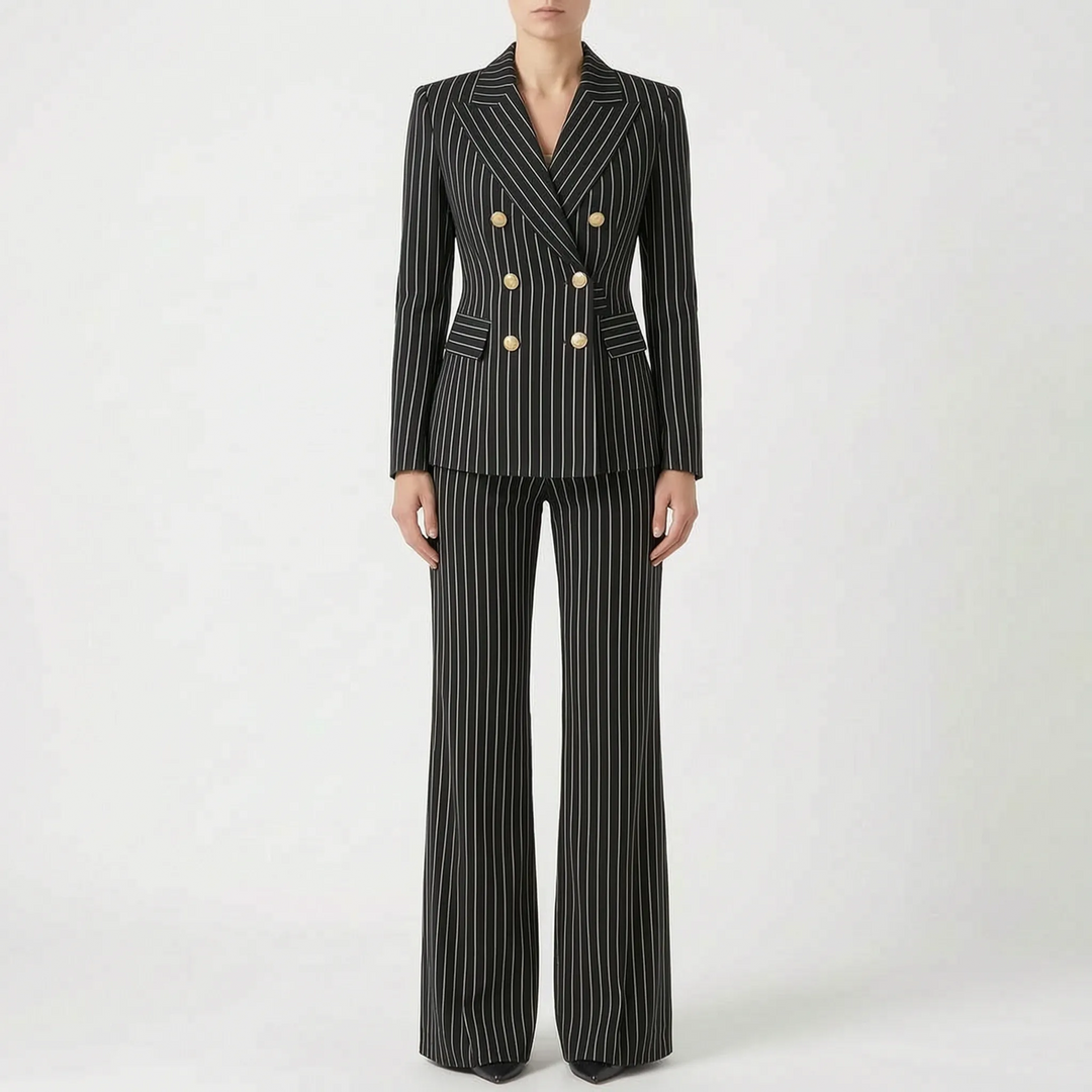 Dameskleding: gestreept broekpak met lange blazer en broek met wijde pijpen voor een complete outfit.