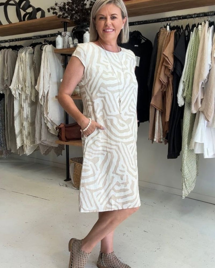 Dames korte jurk met lichte print en comfortabele pasvorm