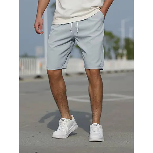 Stijlvolle heren korte broek voor de zomer in lichtgrijs