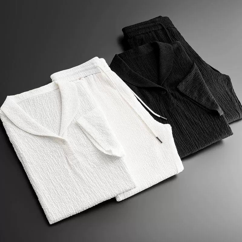 Stijlvolle, comfortabele heren outfit set. Luchtige zomerkleding voor casual en chique heren mode.