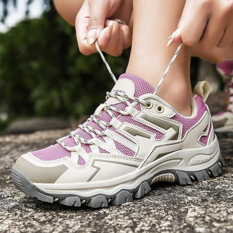 Comfortabele trekkingschoenen voor dames met antislip zool opzij