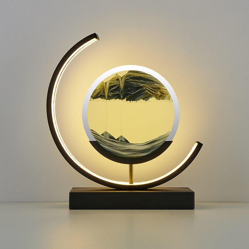 "3D zandschelp tafellamp met rustgevende zandpatronen, dynamische vormen en zachte LED-verlichting in modern acryl design."