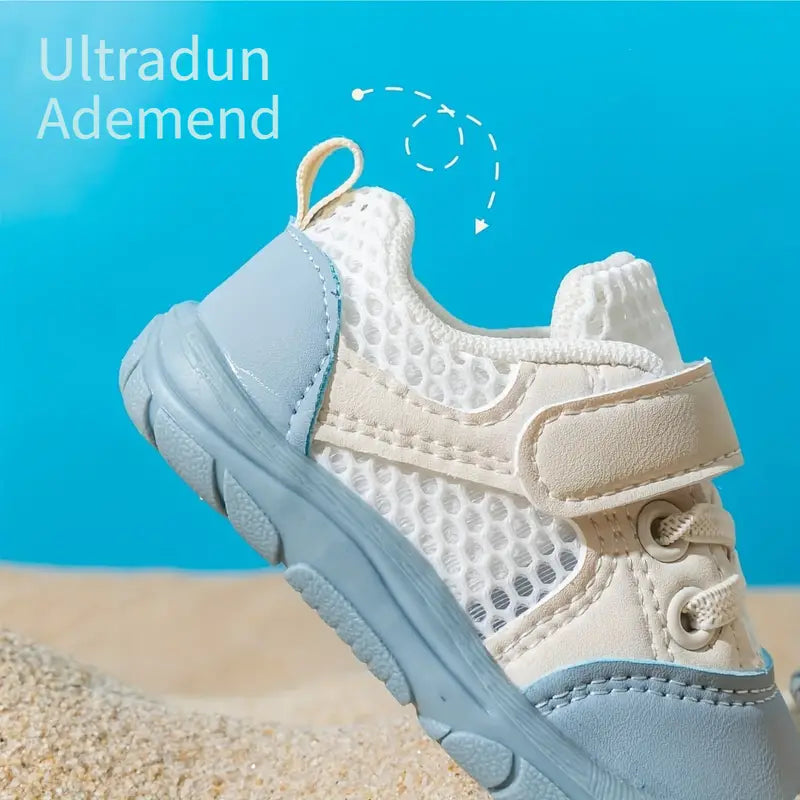 Ergonomische barefoot peuterschoenen in blauw, stimuleren natuurlijke voetbeweging en comfort.