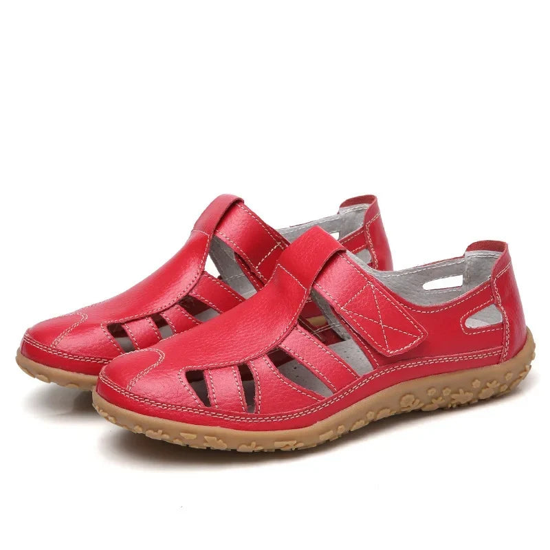 Anatomisch gevormd voetbed van de Atasia dames sandalen, voor superieure voetondersteuning en comfort.