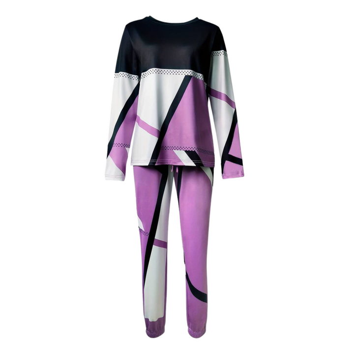Opgevouwen dames tweedelige set Sophie: comfortabele trui en lange broek, klaar om te dragen.