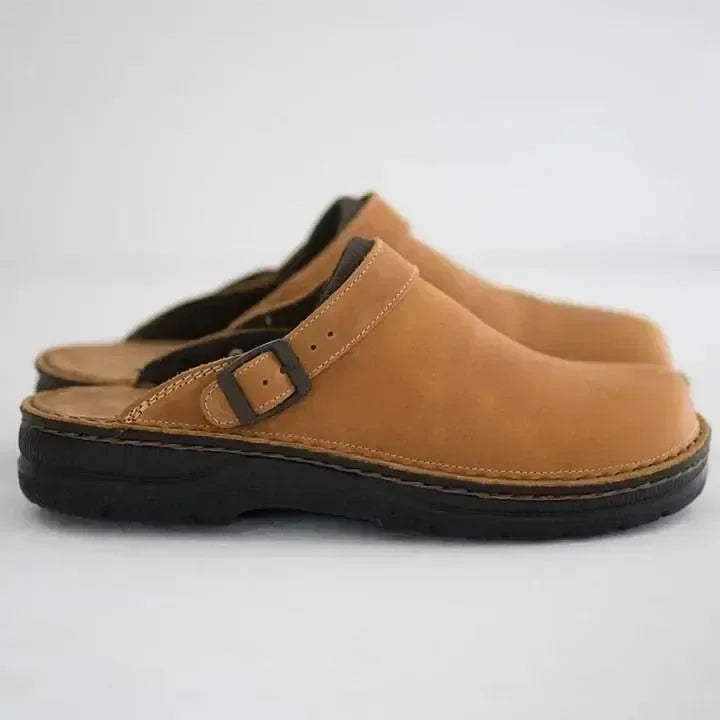 Zwarte comfort pantoffels voor dames, ergonomisch ontwerp voor gezonde voeten en maximale ondersteuning.