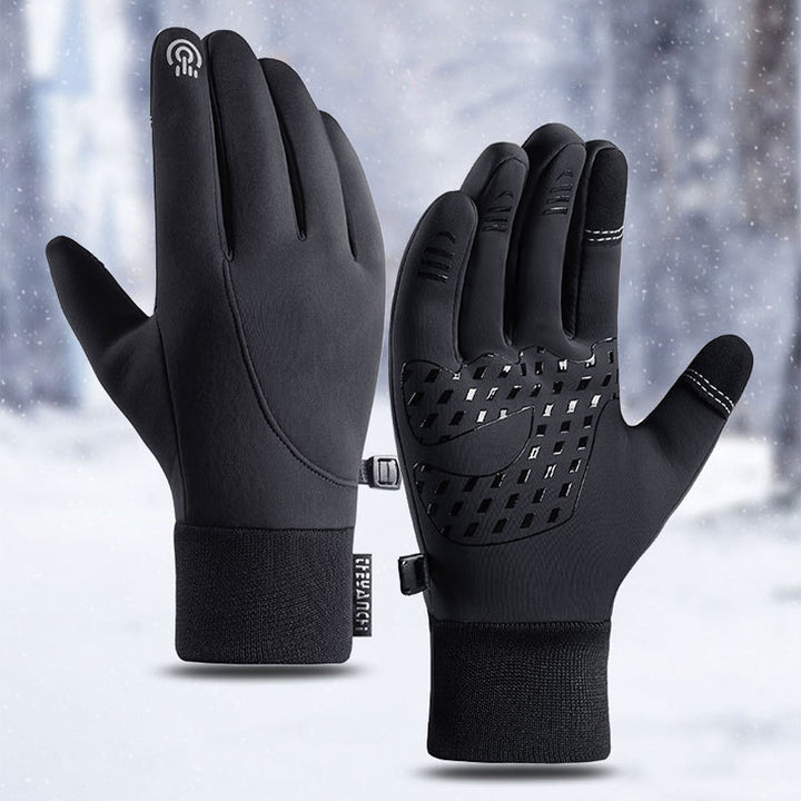 Gedetailleerde close-up van warme, wind- en waterdichte winterhandschoenen voor mannen en vrouwen.