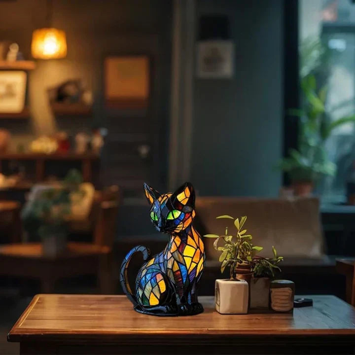 Decoratieve Lumikat kattenlamp die warm licht verspreidt; een unieke handgemaakte tafellamp voor sfeer in huis.