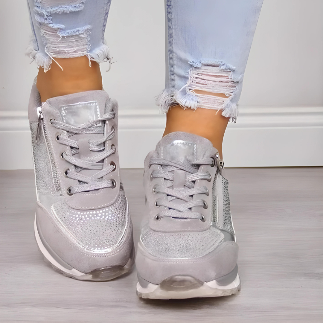 Khaki dames orthopedische wandelschoenen, zij-aanzicht, tonen ergonomisch design en comfortabele pasvorm.