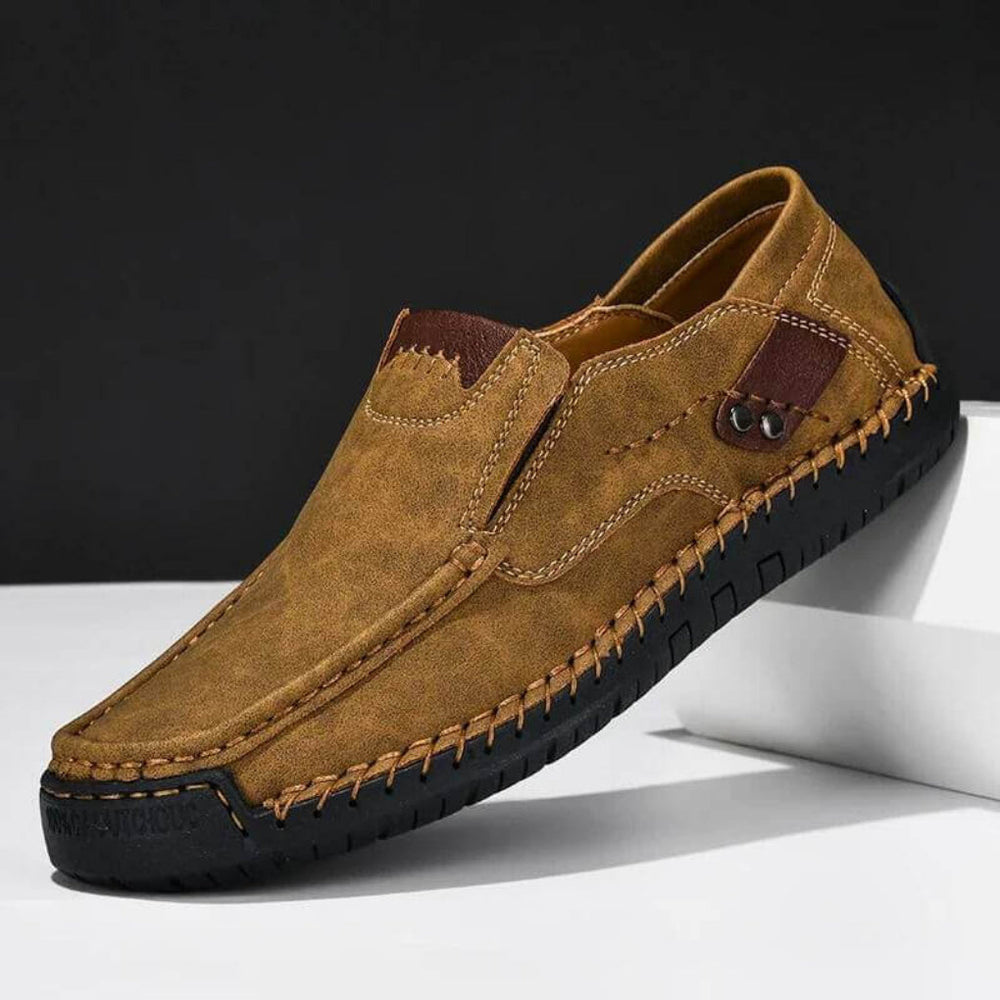 Comfortabele heren instapschoenen met ademende stof en voetboogondersteuning, perfect voor casual wandelingen.