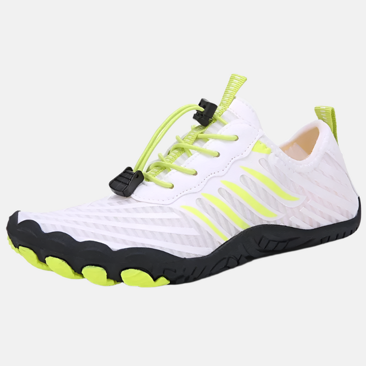 Antislip zool detail van comfortabele heren waterschoenen voor strand