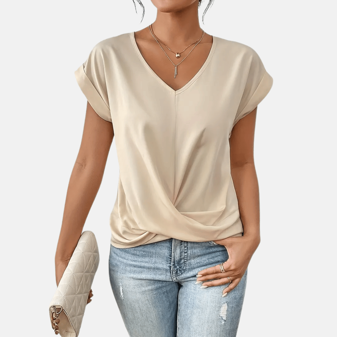 Stijlvolle damesblouse met V-hals en korte mouw in trendy zomerkleding stijl