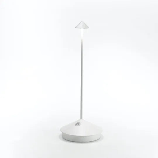 Veelzijdige oplaadbare LED tafellamp ClarityGlow, geschikt voor elke sfeer en setting.