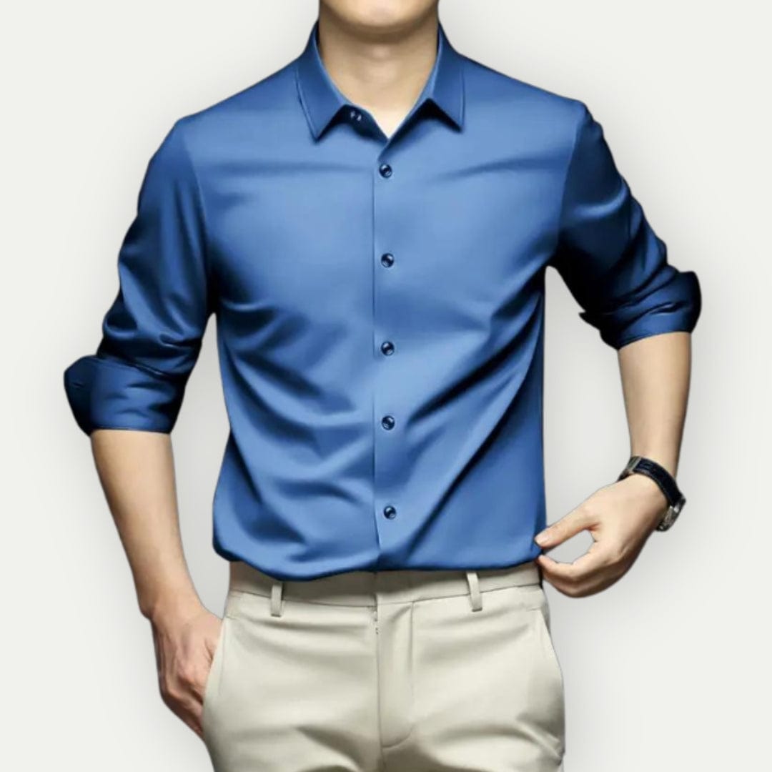 Casual herenoverhemd, slim fit en kreukvrij. Losjes gedragen voor ontspannen, maar stijlvolle herenmode.