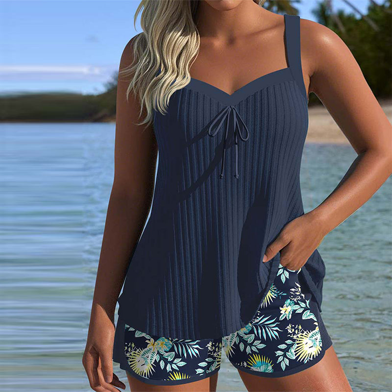 Dames tankini set Luna in marineblauw, stijlvol en comfortabel voor zomerse stranddagen.