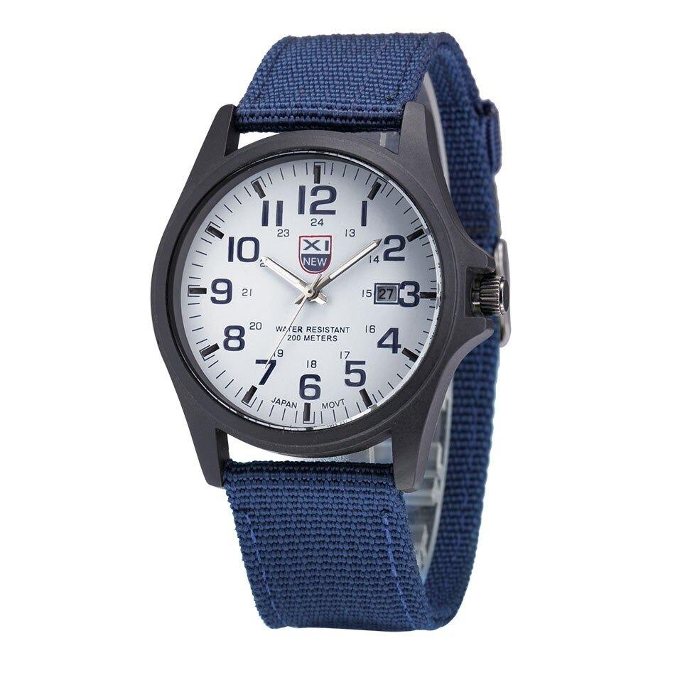 Functioneel heren tactisch horloge, waterdicht en schokbestendig, met digitale display voor actieve mannen.