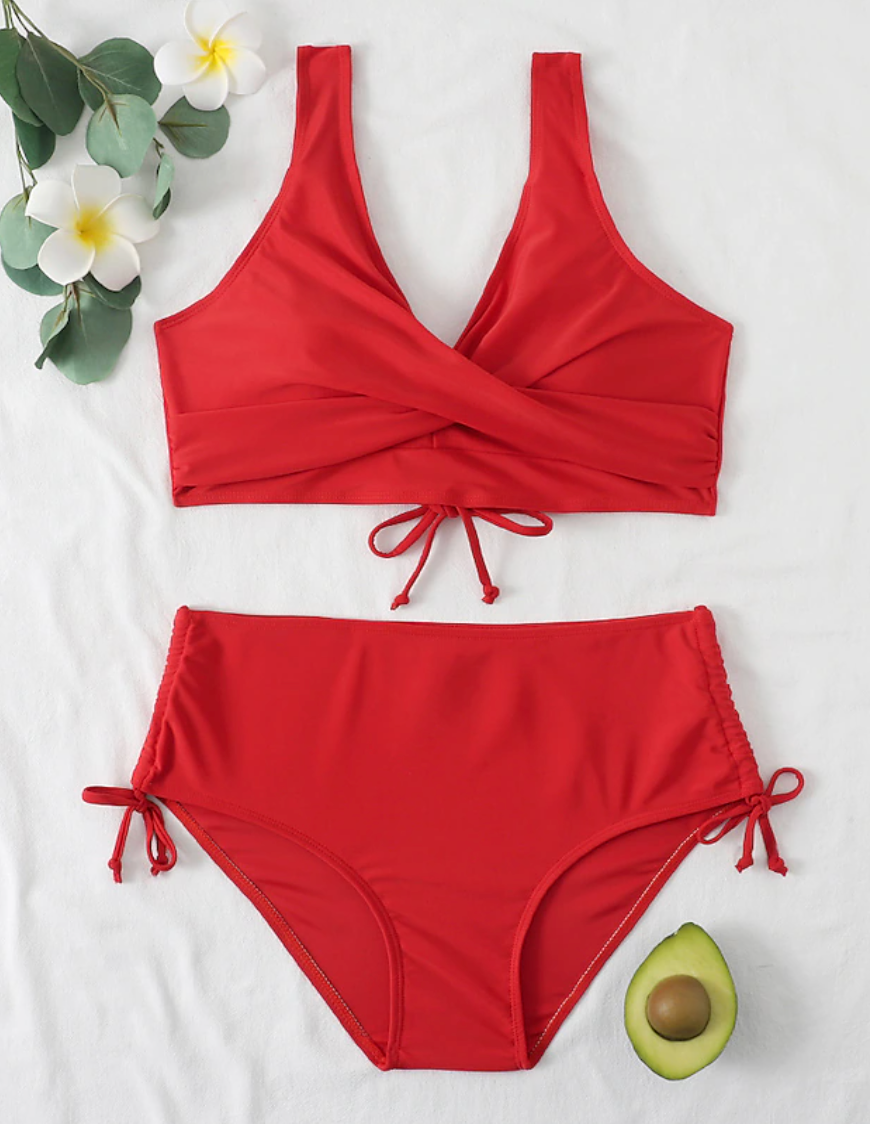 Dames high waist bikiniset op het strand, zomerse zwemkleding