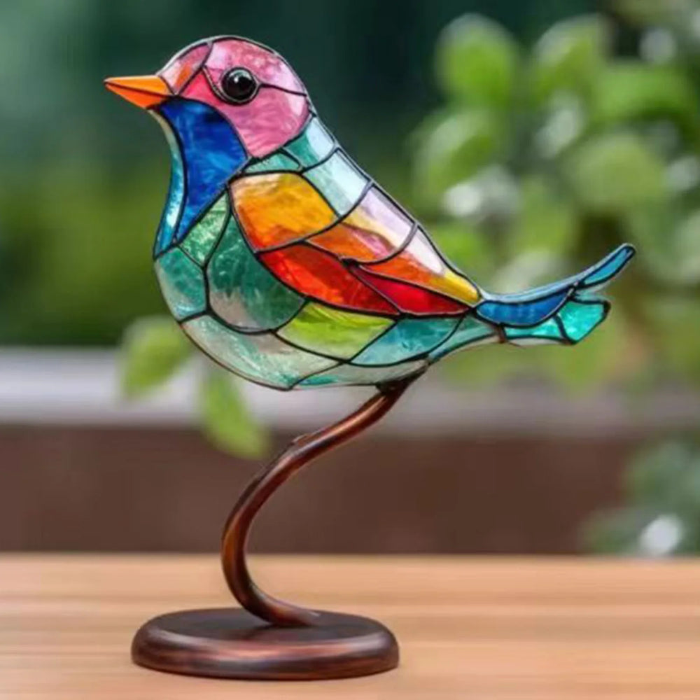 Close-up van de enkele kleurrijke acrylvogel op een gebogen tak (Stijl 1).
