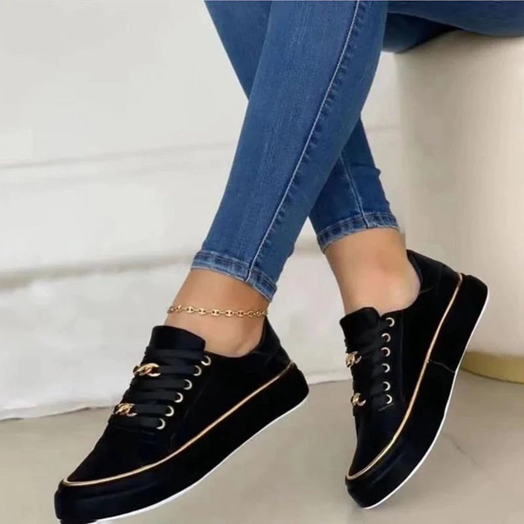 Comfortabele casual sneakers voor dames in wit met modieuze gouden details