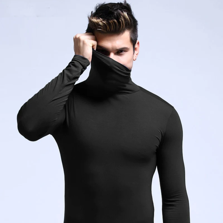 Comfortabel heren thermo ondershirt met lange mouw en hoge kraag, perfect voor warmte bij koude sporten.