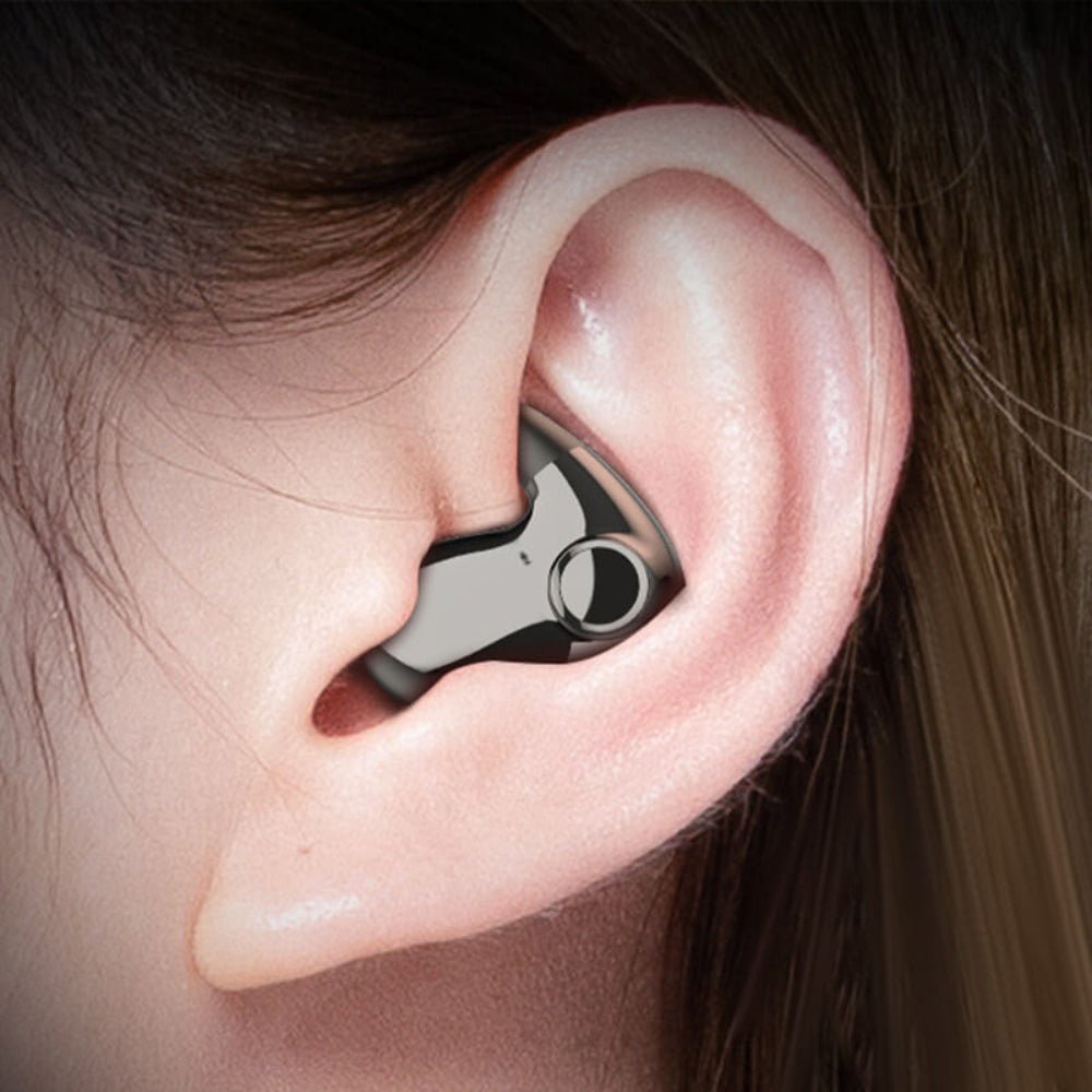 Comfortabele in-ear draadloze oordopjes gedragen in het oor