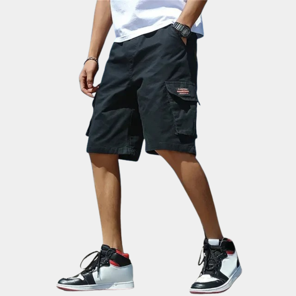 Praktische heren cargo shorts met veel opbergruimte dankzij handige zakken. Comfortabele korte broek voor mannen.