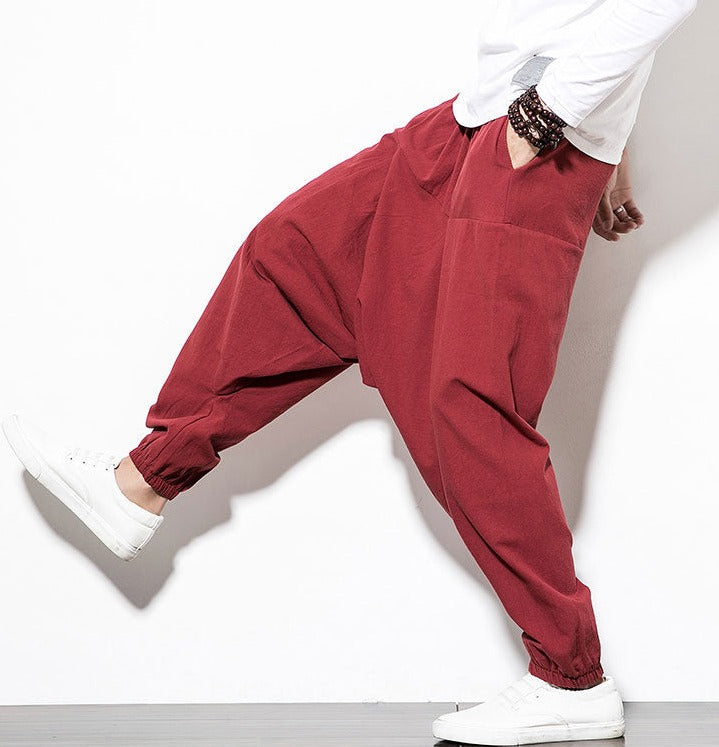 Baggy herenbroek met verlaagd kruis, harem model, unieke streetwear look.