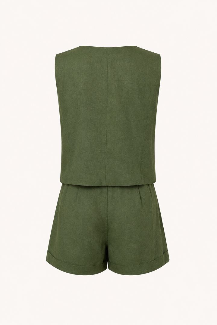 Casual chic groene zomerkleding set voor dames bestaande uit een vestje en short