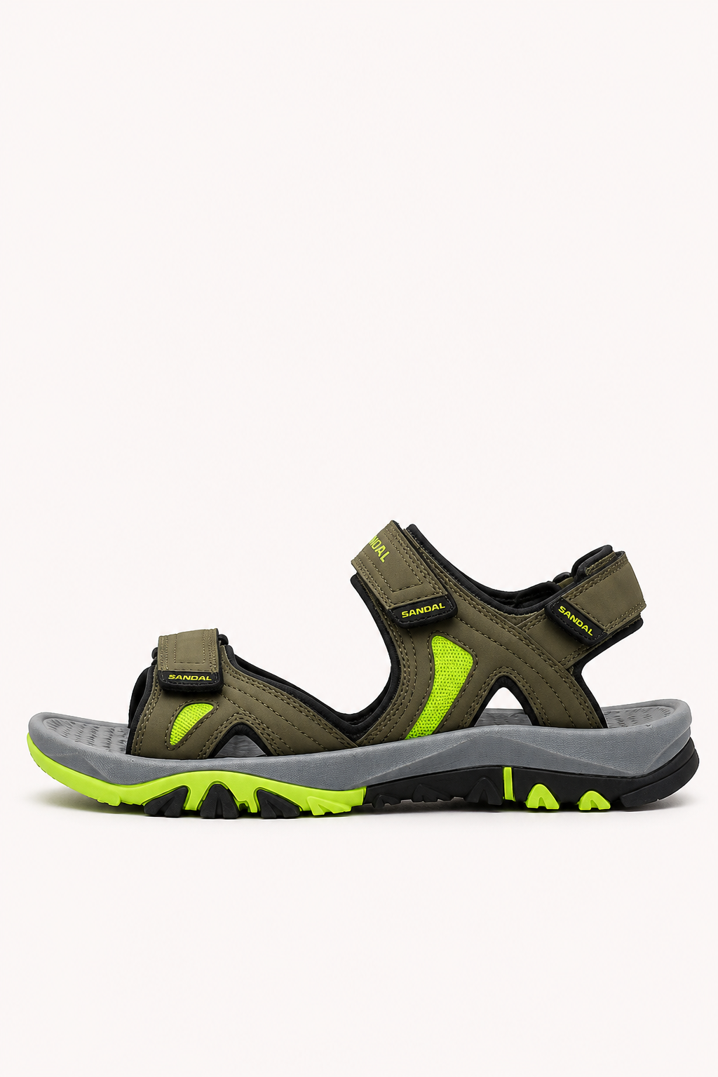 De comfortabele en duurzame zool van de herensandalen met anti-slip profiel.