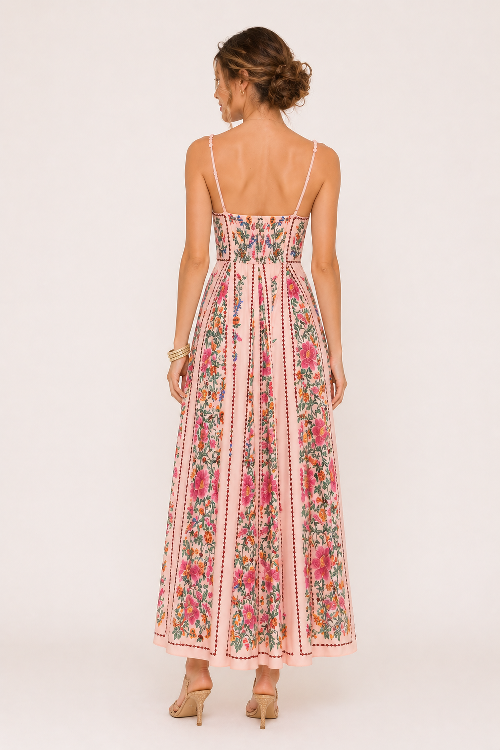 Bohemian dames strapless midi zomerjurk met levendige bloemenprint, ideaal voor strand of casual gelegenheden.