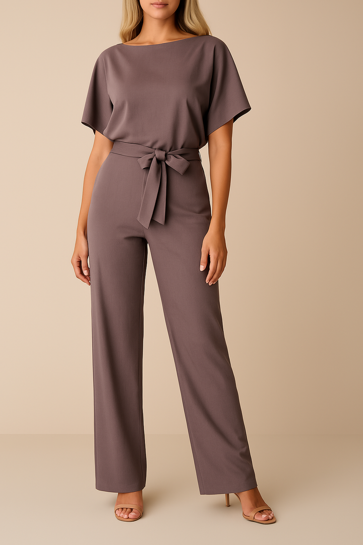 Dames jumpsuit Sophia van Hoymans met elegante lange mouw, een comfortabele en modieuze keuze.