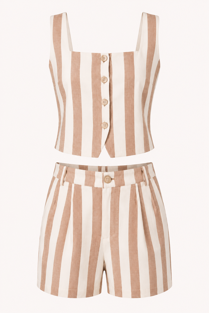 Elegante casual dames set, beige en gestreept, bestaande uit een mouwloos gilet en shorts. Ideaal voor zomerse dagen.