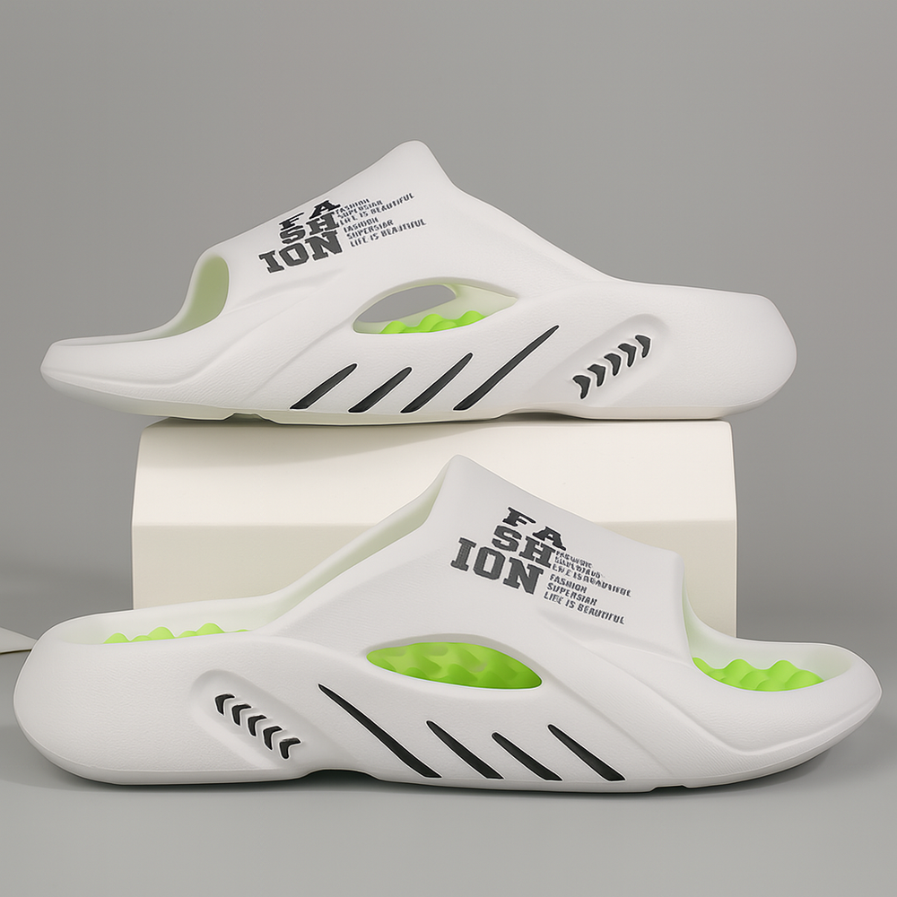 Witte orthopedische heren slippers, lichtgewicht en antislip, perfect voor strand en casual gebruik.