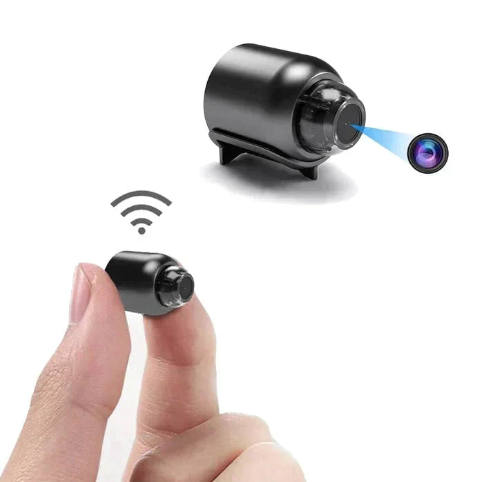 Compacte zwarte WiFi beveiligingscamera in hand