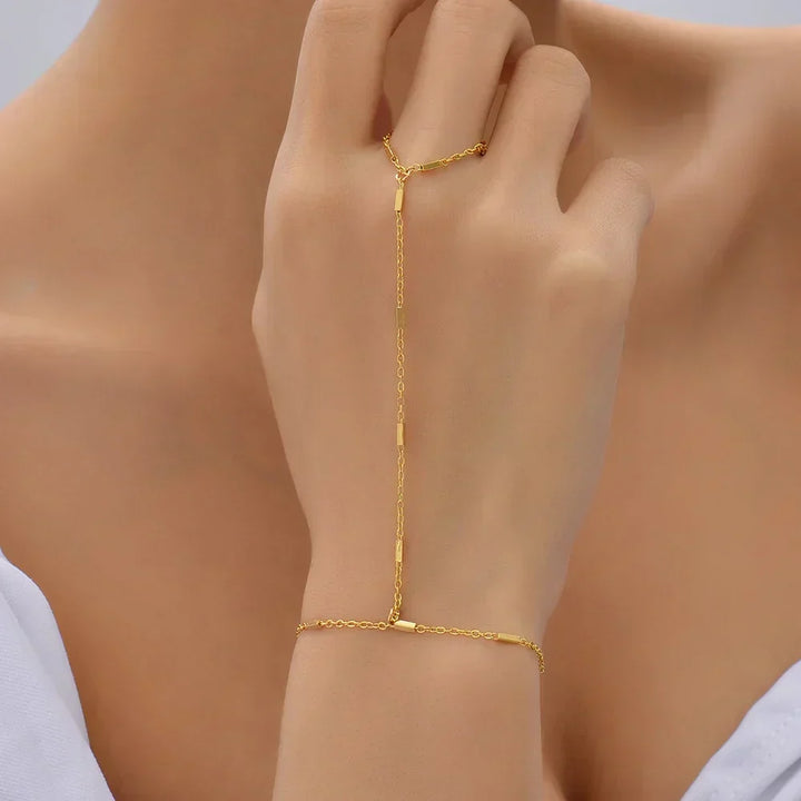 Vrouwen handketting met goudkleurige afwerking.