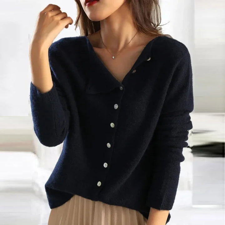 Dameskleding: chic gebreide cardigan trui met unieke elegante knopen, voor een verfijnde uitstraling.