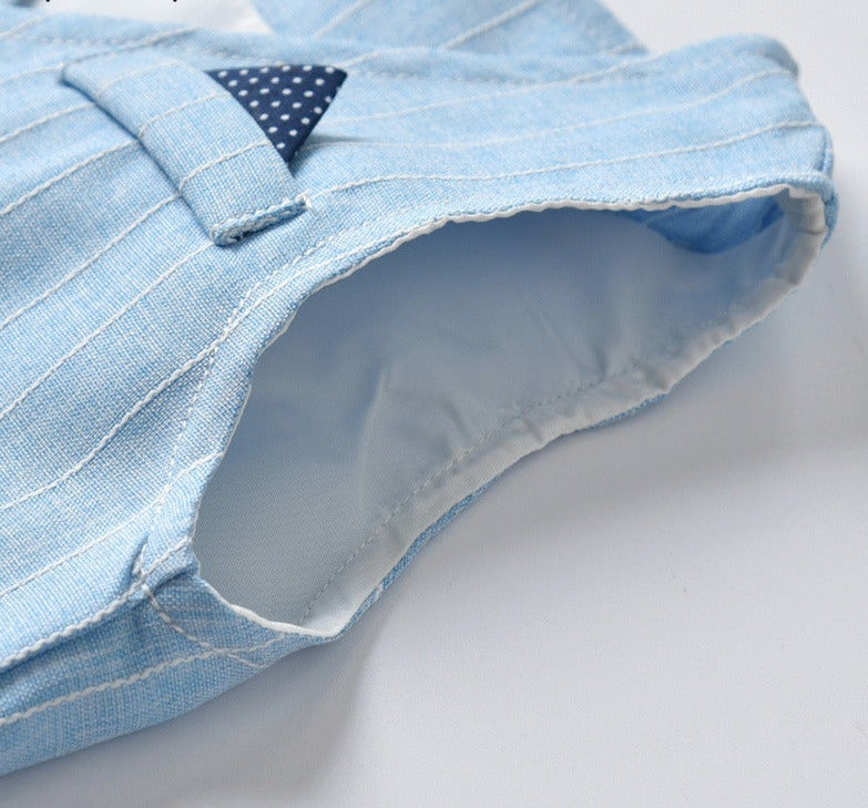 Peuter jongenskleding: comfortabele set met elegante blouse en broek. Perfect voor elke gelegenheid.