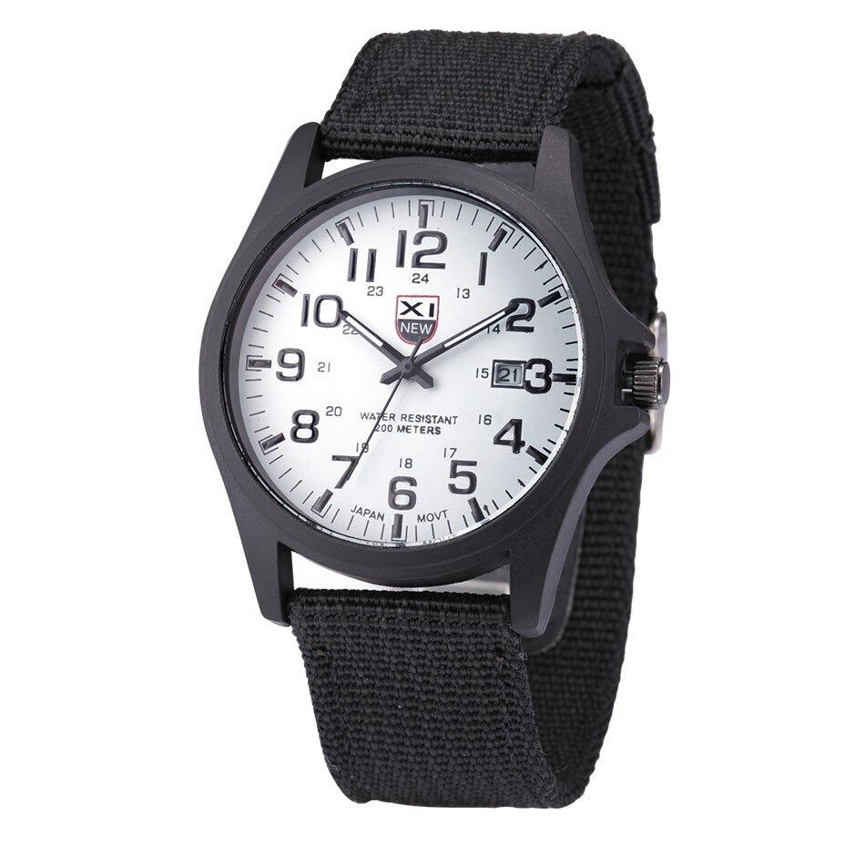 Betrouwbaar tactisch herenhorloge, extreem waterdicht en schokbestendig, met handig LED-licht voor duurzaam gebruik.