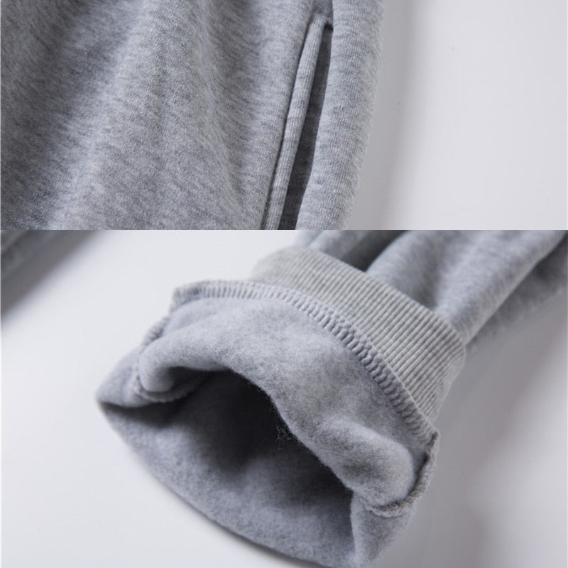 Heren hoodie basic, comfortabel en stijlvol. Deze effen trui is een essentieel item voor elke dag.
