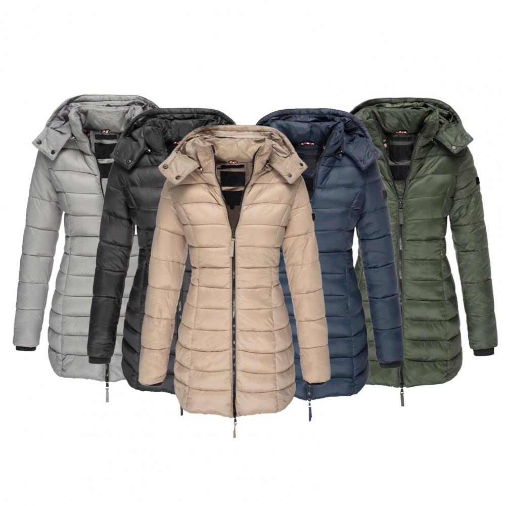 Legergroene waterafstotende dames trenchcoat met capuchon, stijlvol en beschermend voor overgangsseizoenen.
