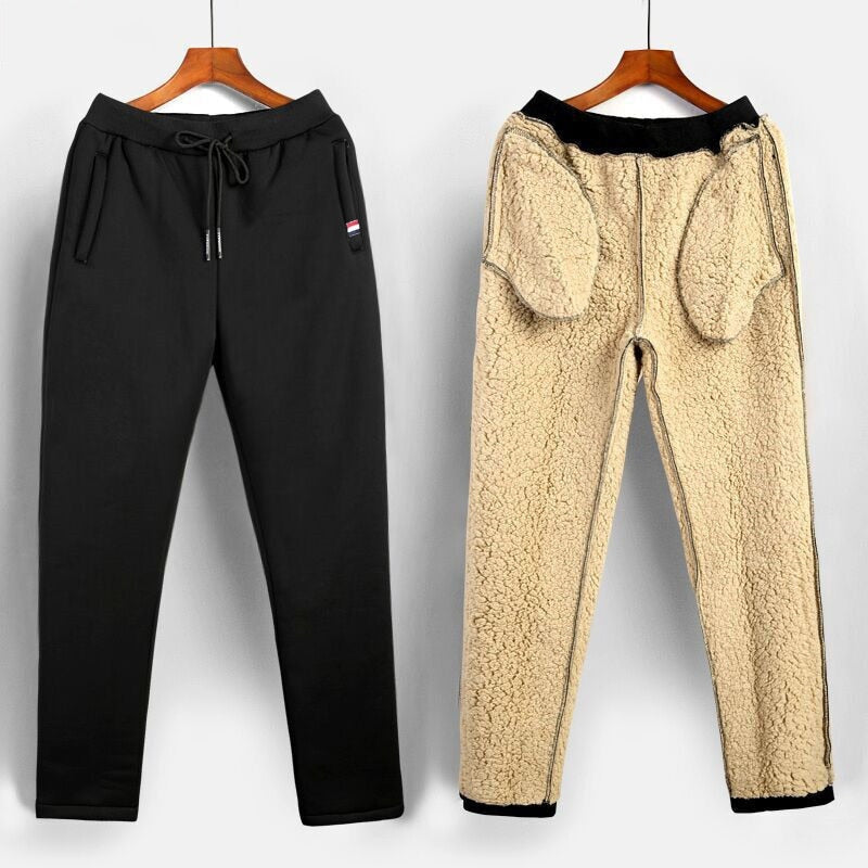 Duurzame heren thermobroek, essentieel voor winterse buitenactiviteiten zoals wandelen en lange tochten.