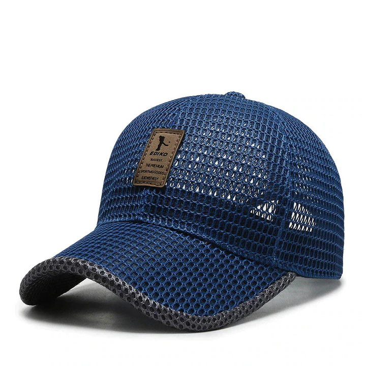 Lichtgrijze ademende sportpet met UV-bescherming, perfect voor zomerse outdoor activiteiten en fris comfort.