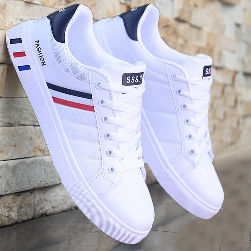 Achterkant van de Heren Sean sneakers, moderne details en stevige zool voor optimale grip.