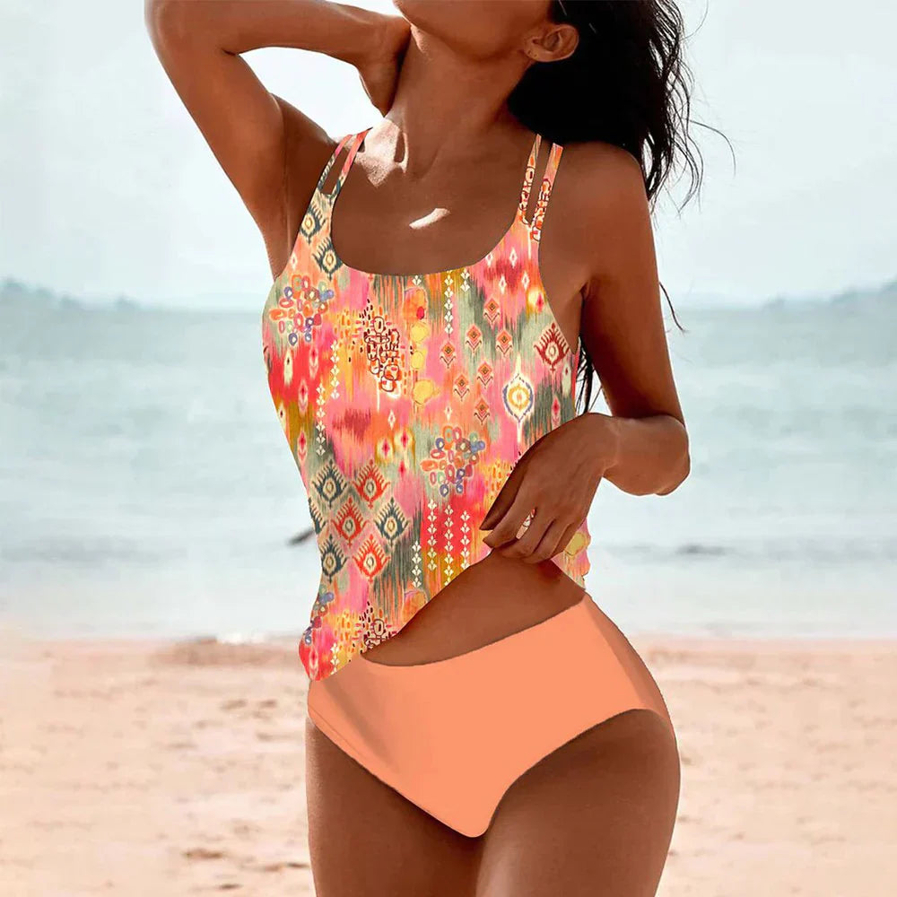 Complete dames tankini set, elegant en trendy. Geschikt als strandoutfit of zwemkleding voor het zwembad.