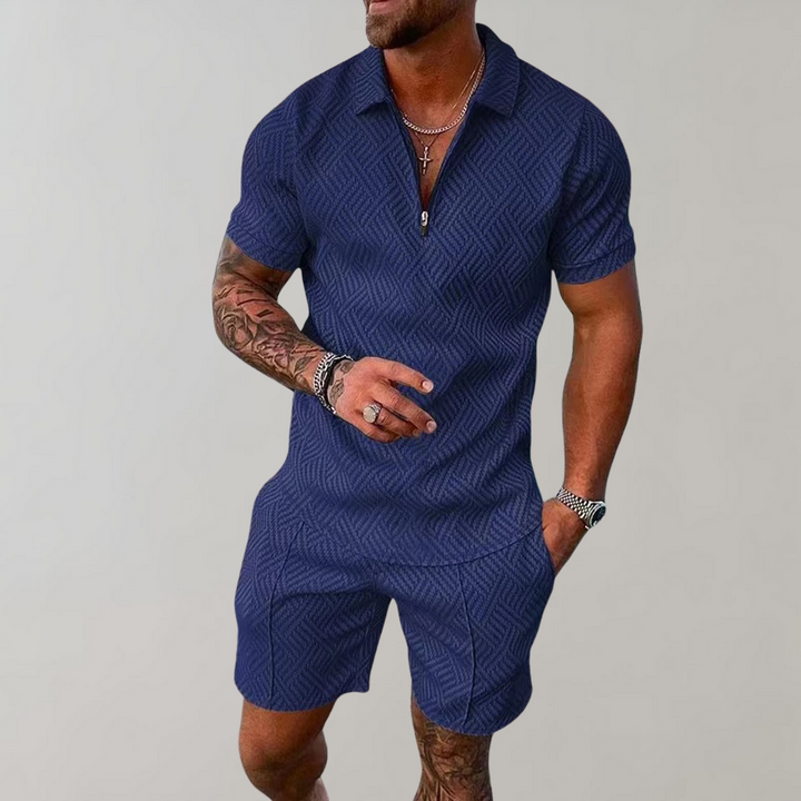 Casual heren zomerset: sportief polo shirt en korte broek voor comfort en stijl. Perfect voor zomerse dagen en vrije tijd.
